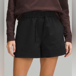 Lululemon cinchable drawstring Short size XS